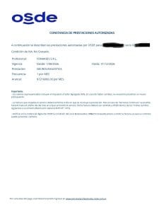 Constancia de OSDE con las prestaciones autorizadas en FONAKIDS, con los datos de la paciente ocultos